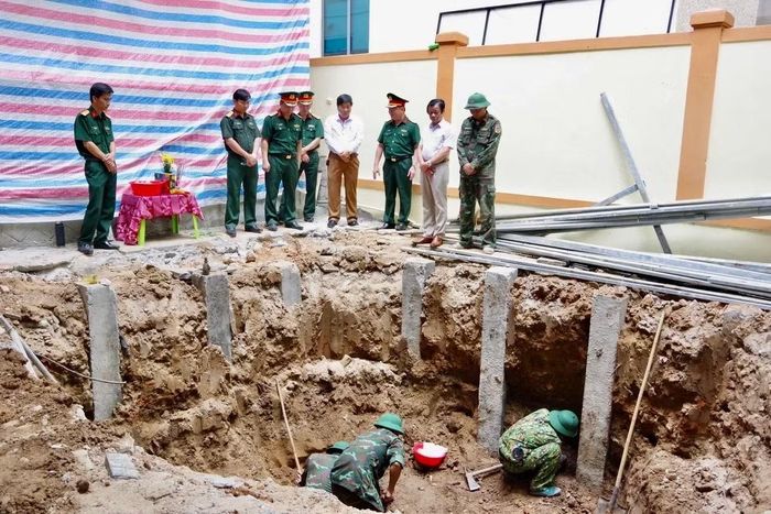 Mở rộng tìm kiếm hài cốt liệt sĩ tại khu vực Bệnh viện đa khoa khu vực Thạch Hãn, Quảng Trị.
