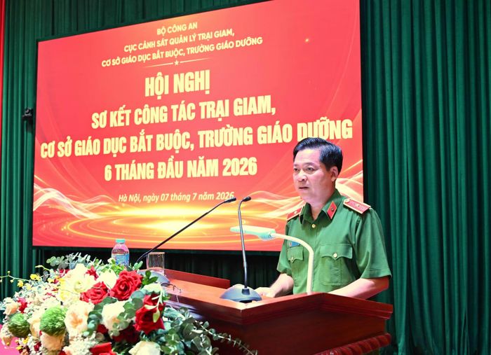 Thiếu tướng Nguyễn Thanh Trường thay mặt lực lượng tiếp thu ý kiến của đồng chí Thứ trưởng.