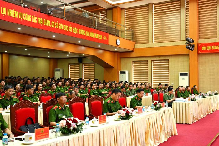 Các đại biểu dự hội nghị.