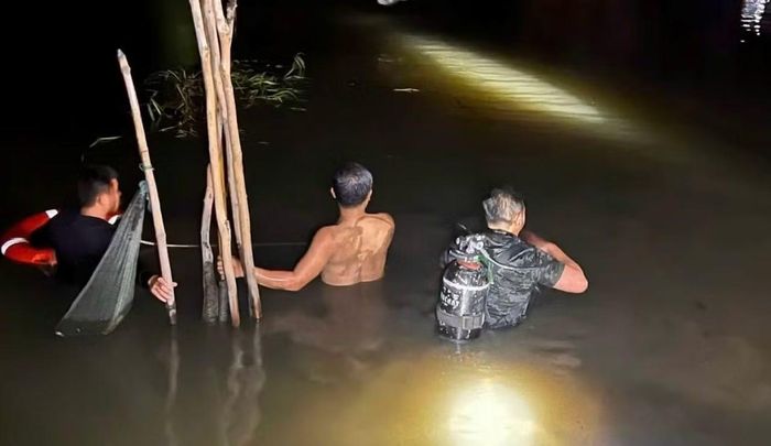 Nhiều vụ tìm kiếm nạn nhân trong đêm tiềm ẩn nhiều mối nguy hiểm đối với cán bộ chiến sĩ cứu nạn cứu hộ.