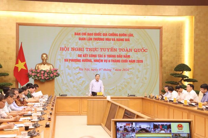 Phó Thủ tướng Thường trực Chính phủ Phạm Gia Túc phát biểu kết luận hội nghị.