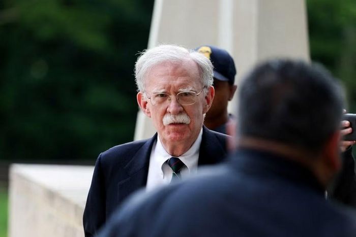 Cựu Cố vấn An ninh quốc gia Nhà Trắng John Bolton đến Tòa án quận ở Greenbelt, Maryland, Hoa Kỳ. Ảnh: Reuters