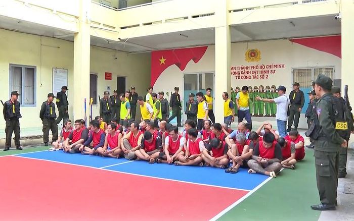 2 đường dây về các hành vi "Tổ chức đánh bạc" và "Đánh bạc" tại cơ quan Công an Thành phố Hồ Chí Minh.