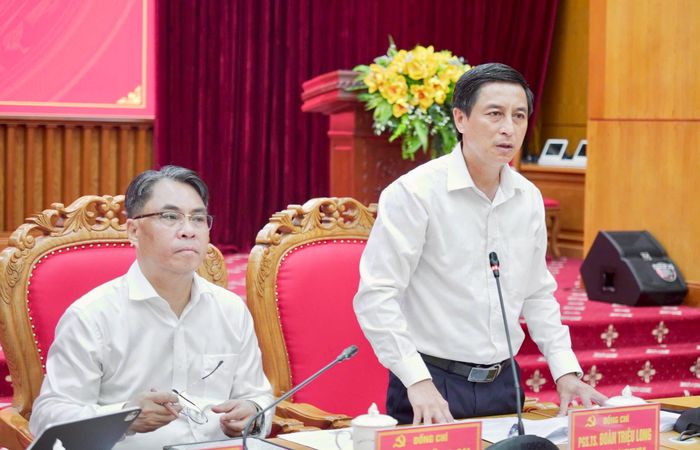 PGS.TS Đoàn Triệu Long, Giám đốc Học viện Chính trị khu vực III phát biểu tại buổi làm việc.