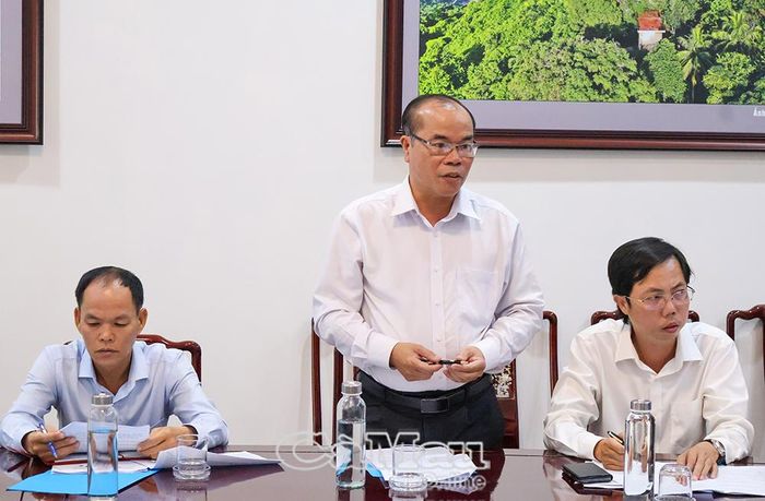 Giám đốc Báo và phát thanh, truyền hình Cà Mau Lâm Hồ Sỹ đóng góp ý kiến về công tác truyền thông cho sự kiện.
