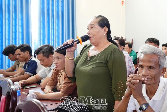 Cử tri Lê Thị Pha, ngụ ấp Lung Bạ, kiến nghị bảo đảm quyền lợi của người dân trong công tác giải phóng mặt bằng Dự án tuyến cao tốc Cà Mau - Đất Mũi.