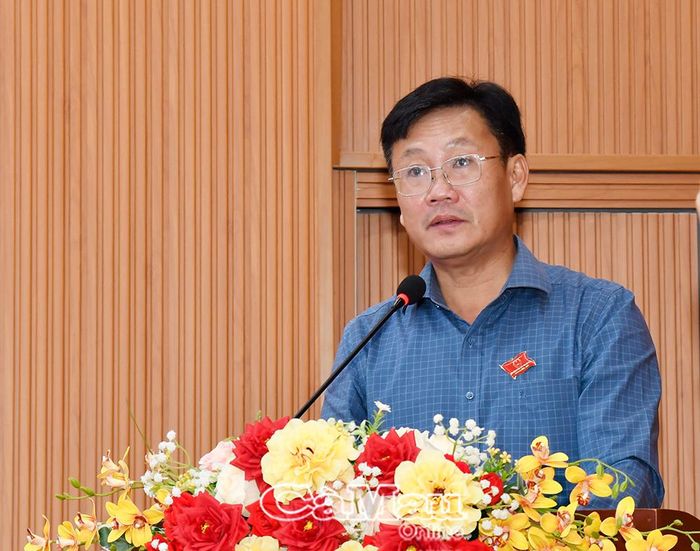  Thay mặt Tổ đại biểu HĐND tỉnh, đồng chí Hồ Văn Chung, Bí thư Đảng ủy, Chủ tịch HĐND phường An Xuyên, thông tin đến cử tri kết quả Kỳ họp thứ 4, HĐND tỉnh khóa XI.
