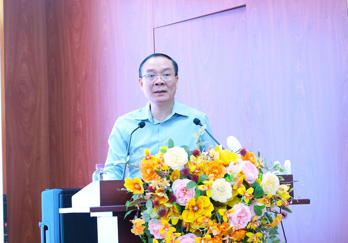 Ông Võ Anh Tuấn - Phó Cục trưởng Cục Quản lý đất đai, Bộ Nông nghiệp và Môi trường tham luận tại Tọa đàm