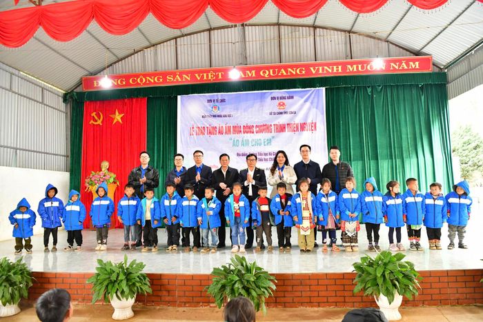 KTNN khu vực I tổ chức chương trình “Áo ấm cho em” hỗ trợ các em nhỏ vùng cao