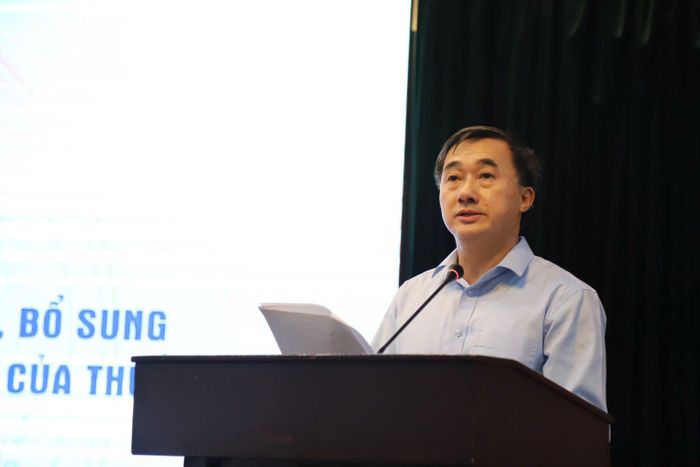 Thứ trưởng Bộ Y tế Trần Văn Thuấn phát biểu tại Hội thảo. Ảnh: L. HẢO
