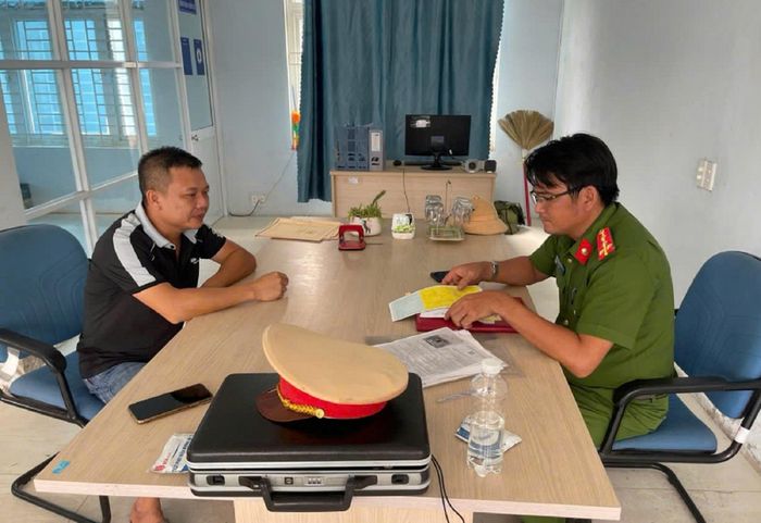 Công an làm việc với ông Bùi Thanh Trường - người điều khiển phương tiện liên quan vụ tai nạn dẫn đến chết người.