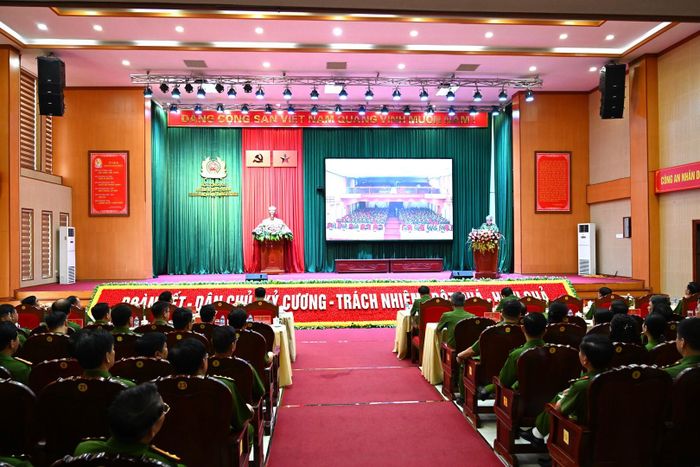Quang cảnh hội nghị 