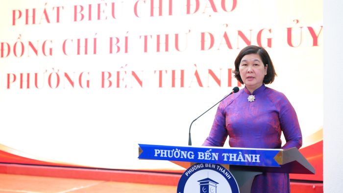 Đồng chí Hoàng Thị Tố Nga – Bí thư Đảng ủy phường Bến Thành phát biểu tại lễ công bố