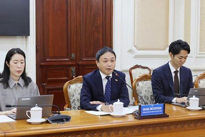 Trưởng Đại diện Văn phòng Tổ chức Xúc tiến Thương mại Nhật Bản Okabe Mitsutoshi phát biểu