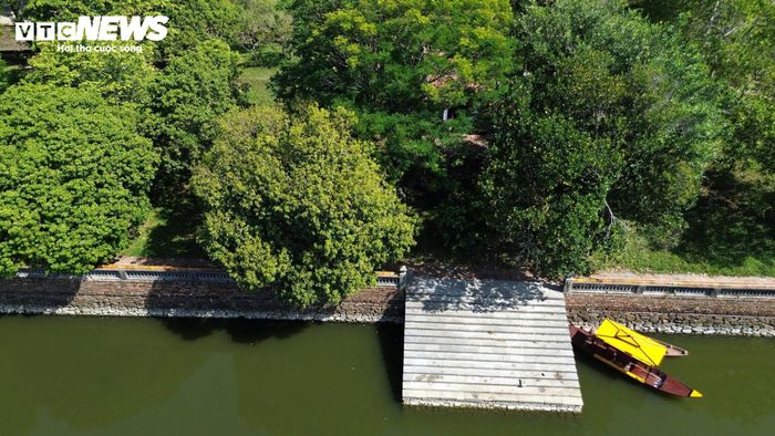 Tuy nhiên, kể từ thời vua Thành Thái, nhiều công trình kiến trúc trong khu vườn bị triệt giải, quy mô, cảnh quan và công năng của khu vực dần biến đổi.