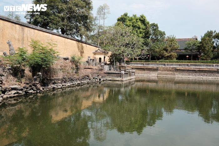 Ban Quản lý dự án Trung tâm Bảo tồn di tích Cố đô Huế (Ban QLDA) cho rằng, khu vực Hồ Ngọc Dịch - Ngự Tiền Văn Phòng là một bộ phận quan trọng thuộc không gian Ngự Viên trong Tử Cấm Thành Huế, gắn liền với lịch sử hình thành và phát triển của Quần thể Di tích Cố đô Huế.
