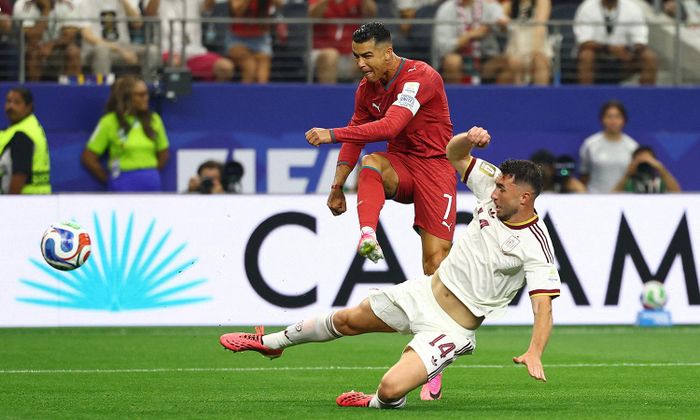 Ronaldo dường như bắt đầu chấp nhận hiện thực tuổi tác. (Ảnh: Reuters)