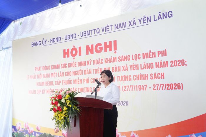 Phó Chủ tịch UBND xã Yên Lãng Bùi Thị Ánh Dương phát biểu tại hội nghị. Ảnh: Phạm Hùng