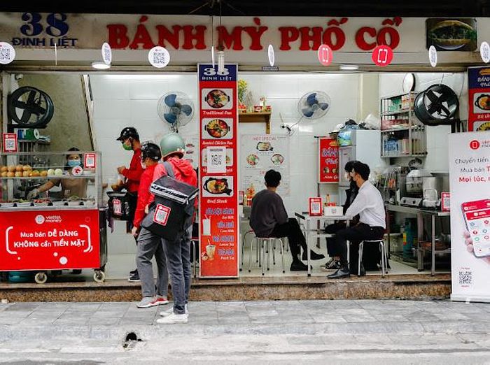 Thanh toán không tiền mặt phổ biến trong mọi hoạt động. Ảnh: Đ.T