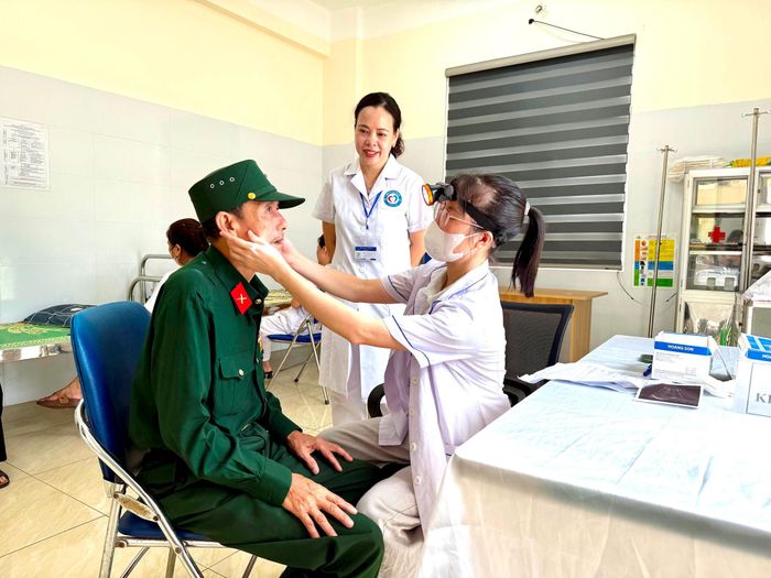 Đây là hoạt động tri ân thiết thực đối với những người đã cống hiến, hy sinh vì độc lập, tự do của Tổ quốc. Ảnh: Minh Đức