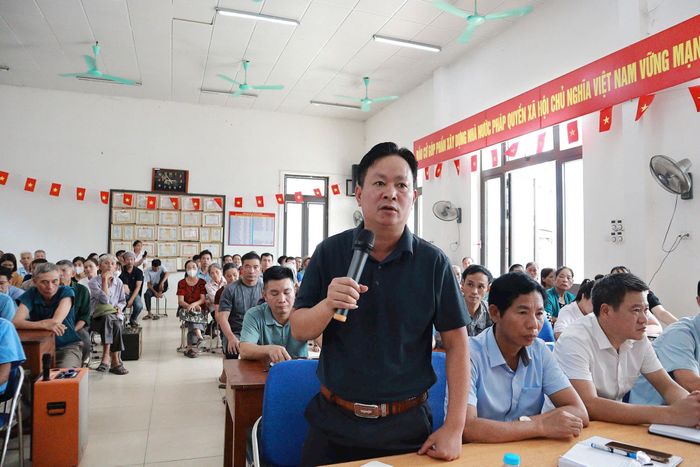 Ông Nguyễn Công Hoàn, Bí thư Chi bộ thôn Yên Lâm phát biểu. Ảnh: NM