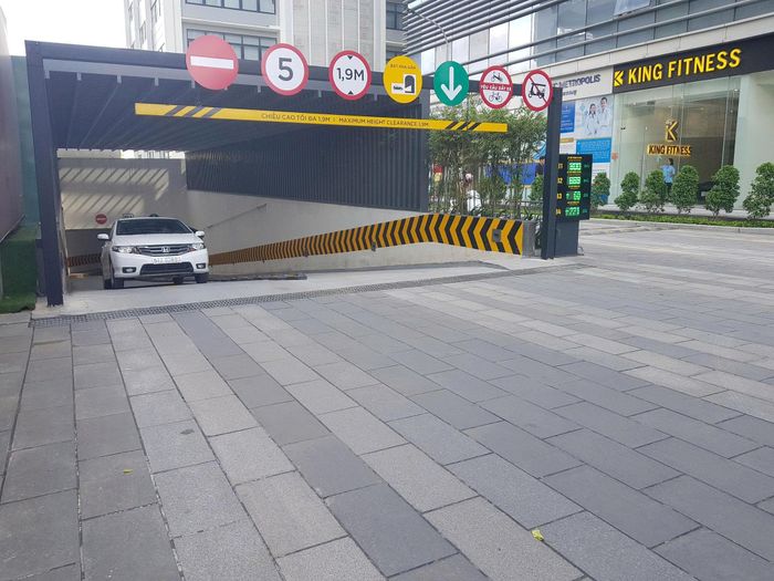 Bãi đỗ xe ngầm tại một khu đô thị trên địa bàn phường Ba Đình. Ảnh: Phạm Hùng