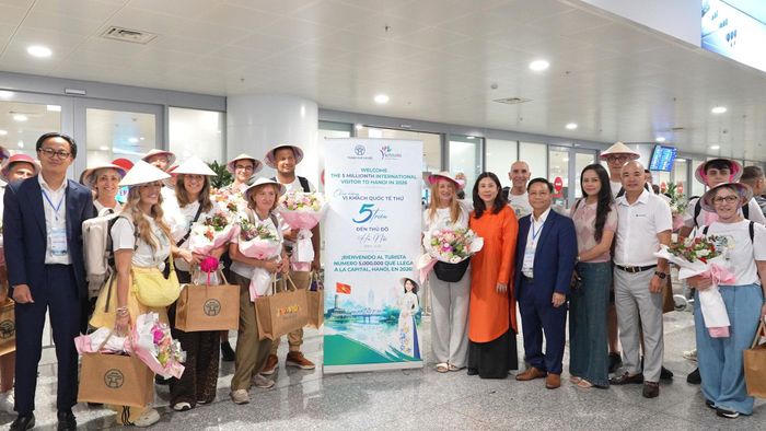 Việc đón vị khách quốc tế thứ 5 triệu mang ý nghĩa đặc biệt đối với ngành du lịch Thủ đô trong bối cảnh lượng khách quốc tế tiếp tục tăng trưởng mạnh.