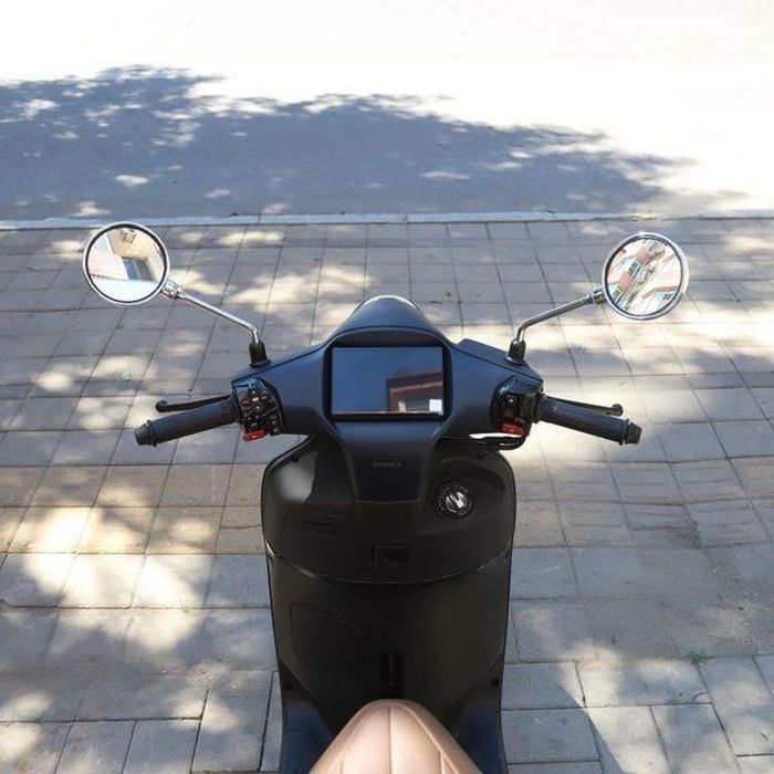 Hệ thống phanh ABS tích hợp ở bánh trước là trang bị tiêu chuẩn