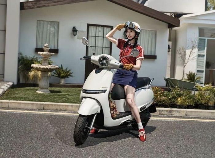 CFMoto AURA 125 có dung tích cốp chứa đồ dưới yên lên tới 36 lít