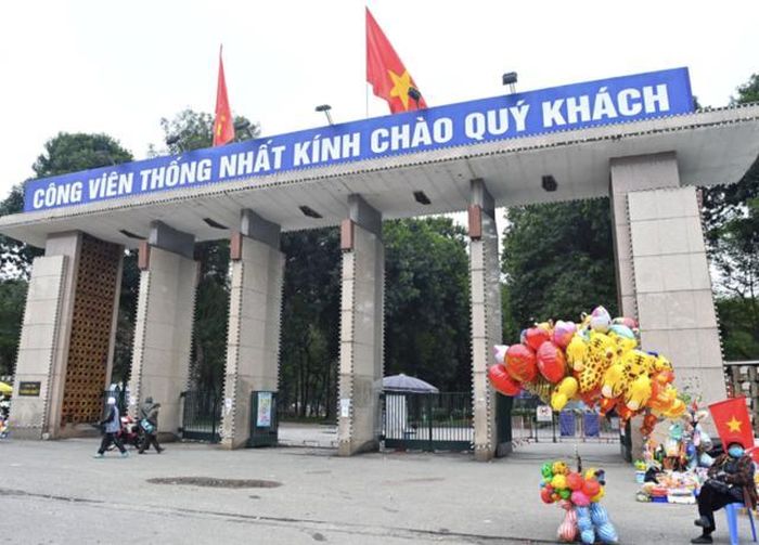 Khu vực trước cổng Công viên Thống Nhất trên phố Trần Nhân Tông sẽ được cải tạo, chỉnh trang đồng bộ để hình thành một quảng trường mở, kết nối trực tiếp với phố đi bộ Trần Nhân Tông và không gian công viên.
