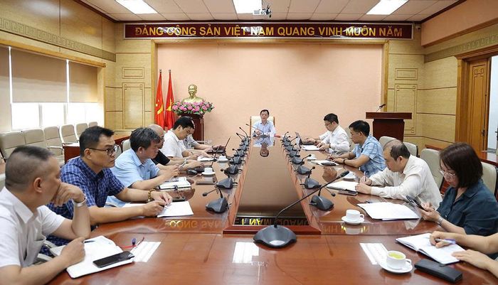 Quang cảnh cuộc họp.
