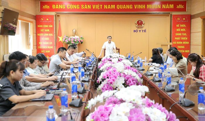 Quang cảnh cuộc họp.