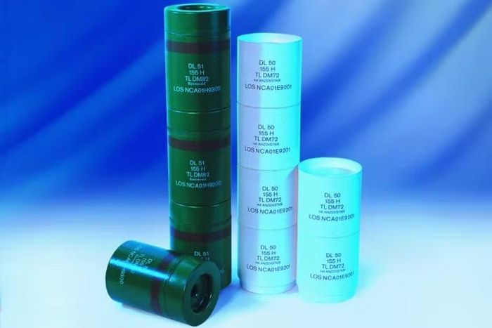 Tuy nhiên sự khác biệt nằm ở cả khối lượng và loại thuốc phóng cụ thể, bởi vì Ukraine đã mua M203, tương ứng với 5 liều thuốc phóng module, tức là không cho phép đạt được tầm bắn tối đa 40 km trở lên đối với đạn có bộ tạo khí ở đáy.