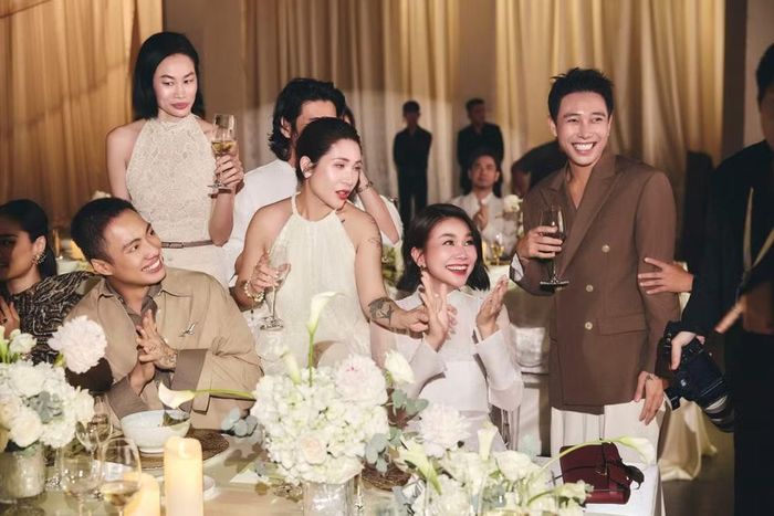 Nhiều đồng nghiệp cùng hội ngộ siêu mẫu tại sự kiện