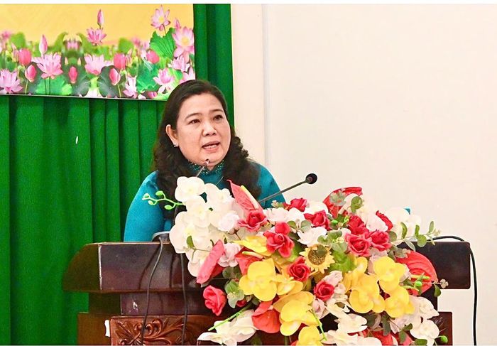 Bà Hồ Thị Cẩm Đào, Phó Bí thư Thành ủy, Chủ tịch Ủy ban MTTQ Việt Nam TP Cần Thơ phát biểu chỉ đạo tại hội nghị. Ảnh Hồng Thắm