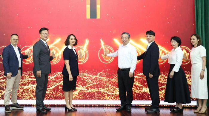 TP.HCM và các doanh nghiệp, nhà đầu tư chiến lược thống nhất ký kết Bản cam kết hành động. Ảnh: Phan Anh.