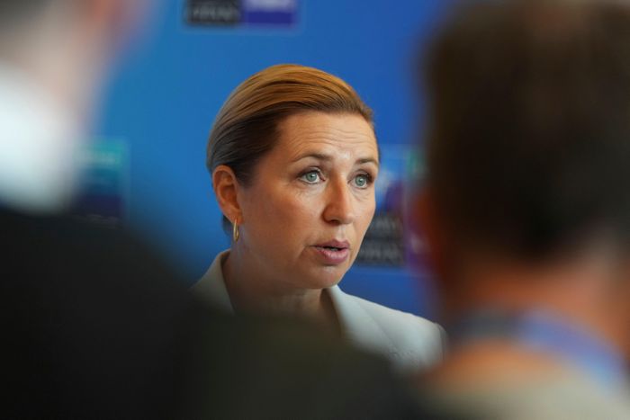 Thủ tướng Đan Mạch Mette Frederiksen phát biểu trước thềm hội nghị thượng đỉnh NATO tại Ankara (Thổ Nhĩ Kỳ) ngày 8/7. Ảnh: Reuters.