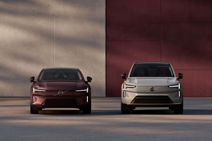  Sedan điện Volvo ES90 (trái) và SUV điện Volvo EX90 (phải) sẽ sớm ra mắt khách Việt. Ảnh: Volvo Việt Nam. 