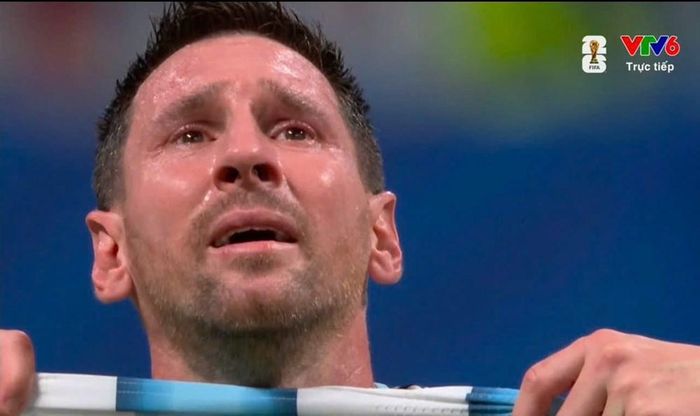 Messi khóc nức nở sau trận đấu