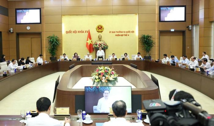 Quang cảnh phiên họp