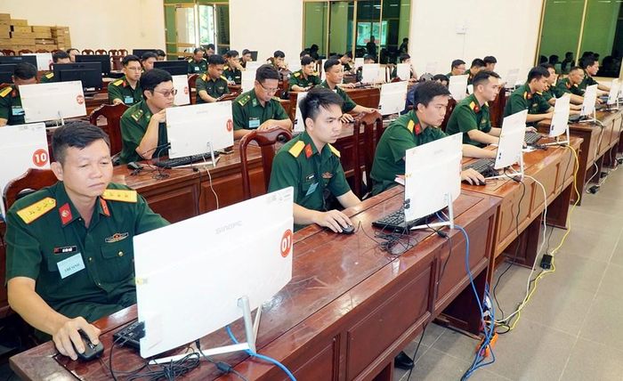 Các thí sinh tham dự phần thi lý thuyết