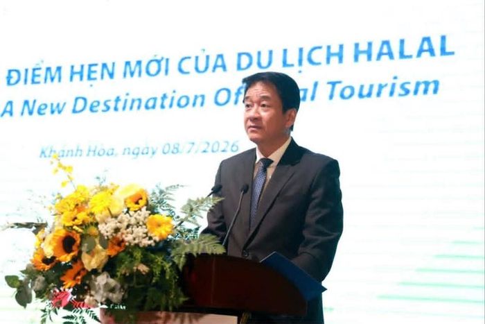 Phó Chủ tịch Thường trực UBND tỉnh Khánh Hòa Nguyễn Long Biên phát biểu