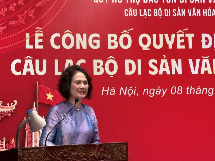 Bà Nguyễn Thị Thanh Tâm, Chủ nhiệm Câu lạc bộ Di sản Văn hóa Tiếng Việt phát biểu nhận nhiệm vụ tại lễ ra mắt Câu lạc bộ