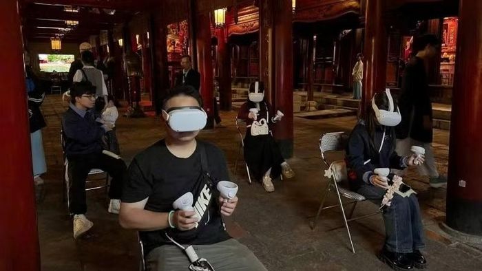 Công nghệ thực tế ảo giúp tour đêm Văn Miếu-Quốc Tử Giám thêm hấp dẫn. (Ảnh: Văn Miếu-Quốc Tử Giám)
