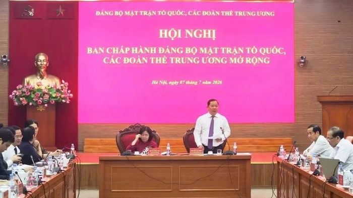 Hội nghị Ban Chấp hành Đảng bộ Mặt trận Tổ quốc, các đoàn thể Trung ương mở rộng sơ kết công tác 6 tháng đầu năm, triển khai nhiệm vụ 6 tháng cuối năm. (Ảnh: Phúc Hằng/TTXVN)