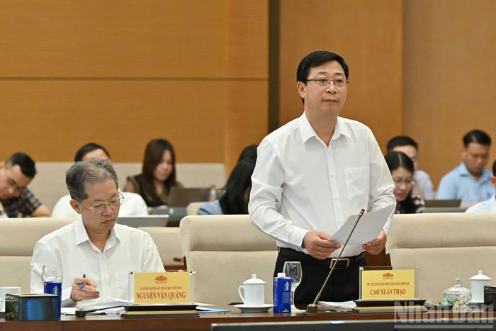 Phó Chủ tịch Ủy ban Trung ương Mặt trận Tổ quốc Việt Nam Cao Xuân Thạo phát biểu tại phiên họp.
