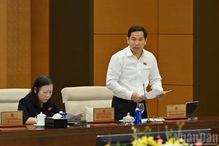 Tổng Thư ký Quốc hội, Chủ nhiệm Văn phòng Quốc hội Lê Quang Mạnh phát biểu mở đầu phiên họp.