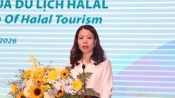 Đồng chí Nguyễn Minh Hằng, Thứ trưởng Ngoại giao, phát biểu tại hội nghị.