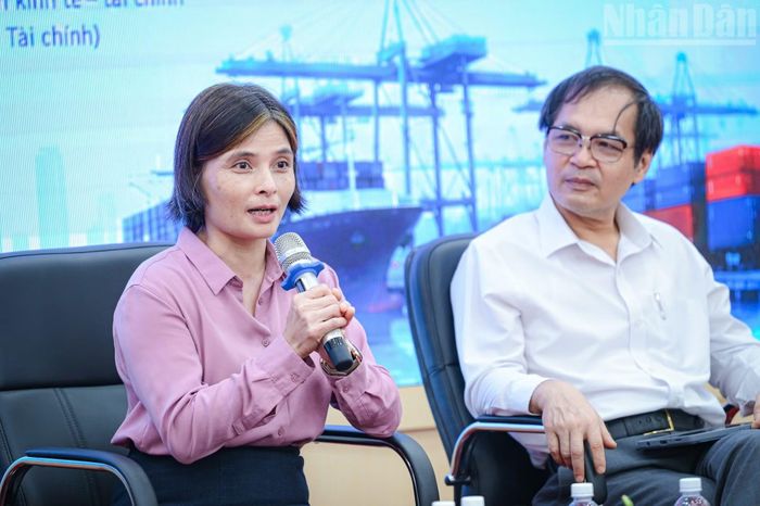 Bà Nguyễn Minh Thảo, Trưởng Ban Phát triển doanh nghiệp và Môi trường kinh doanh, Viện Chiến lược và Chính sách kinh tế-tài chính (Bộ Tài chính) chia sẻ tại hội thảo.