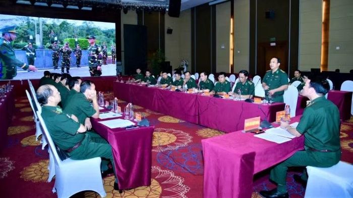 Quang cảnh buổi làm việc.